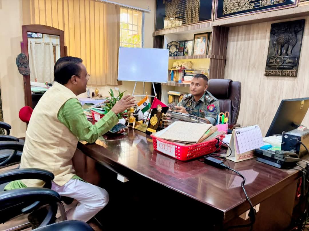 শ্রীভূমির আইন-শৃঙ্খলা নিয়ে উদ্বেগ! দোষীদের কঠোর শাস্তির দাবিতে পুলিশ সুপারের সঙ্গে বৈঠকে বিজেপি মাইনোরিটি চেয়ারম্যান ইকবাল