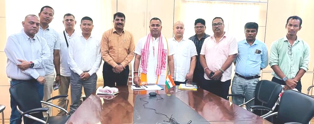 দিসপুরে মৎস্য, পশুপালন ও পশু চিকিৎসা মন্ত্রীর নেতৃত্বে বিভাগীয় কাজের অগ্রগতি ও স্বাস্থ্য ঝুঁকি নিয়ে আলোচনা