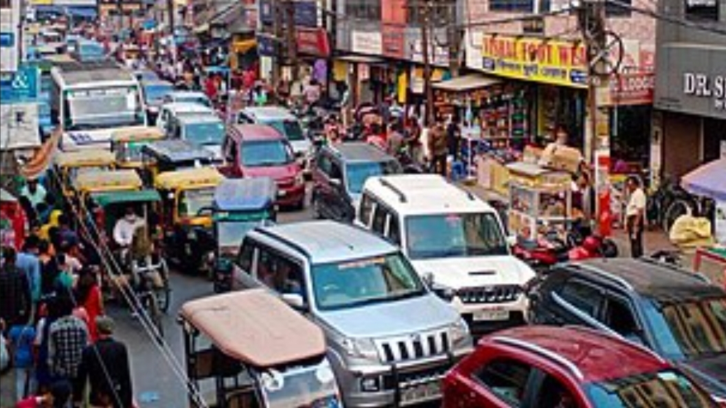 অবৈধ পার্কিং ও বাজারের স্বর্গরাজ্যে পরিণত শিলচর ! গোদের উপর বিষফোঁড়া পর্ব-১