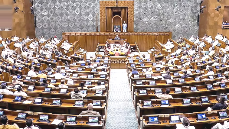 লোকসভায় আসন বাড়িয়ে ৮৫০! বিশেষ অধিবেশনে মহিলা সংরক্ষণ ও পুনর্বিন্যাস বিল ঘিরে তুঙ্গে রাজনৈতিক উত্তাপ