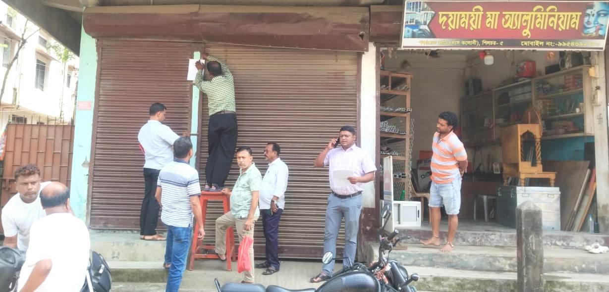 শিলচর দাস কলোনিতে জমি প্রতারণা মামলায় চাঞ্চল্য, আদালতের নির্দেশে বাড়ি সিল করে তালাবদ্ধ করল প্রশাসন