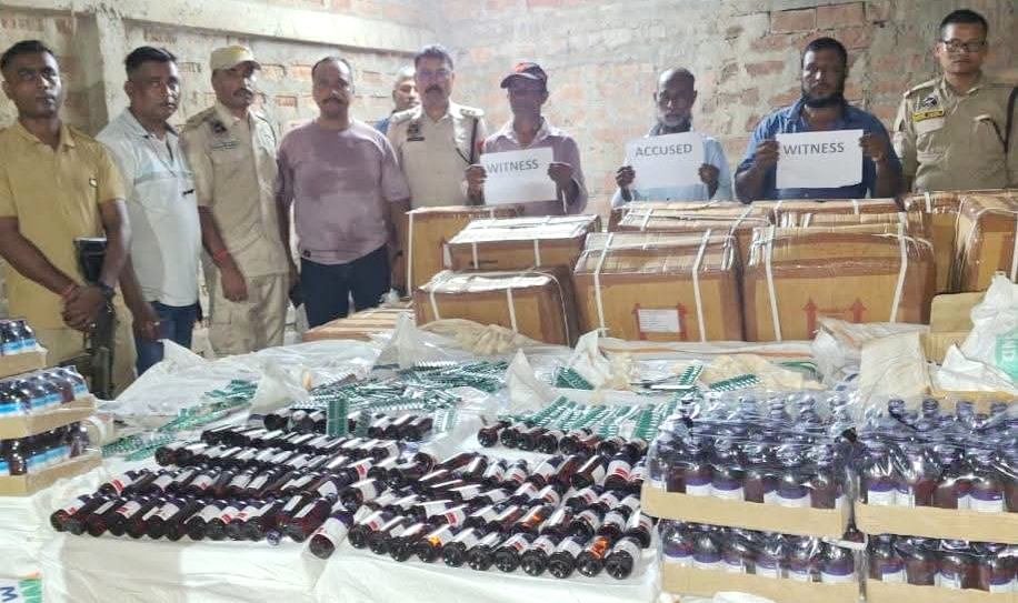উধারবন্দে পুলিশের সার্জিক্যাল স্ট্রাইক, গোসাইপুরের গুদাম থেকে উদ্ধার ২ কোটি টাকার নিষিদ্ধ ড্রাগস, জালে ১