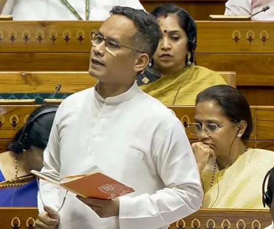 ৮,৩৯৪ কোটি চেয়েও মিলেছে মাত্র ২০৫ কোটি! বন্যা ত্রাণে কেন্দ্র-রাজ্যকে একসঙ্গে নিশানা গৌরব গগৈর