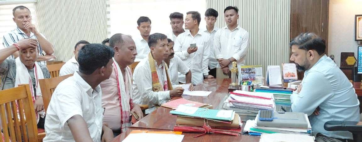 প্রতিমা বিসর্জনে বিহু শিল্পীদের ওপর হামলা, শ্রীভূমিতে আসুর সুবিশাল প্রতিবাদ মিছিল, থমথমে পরিস্থিতি